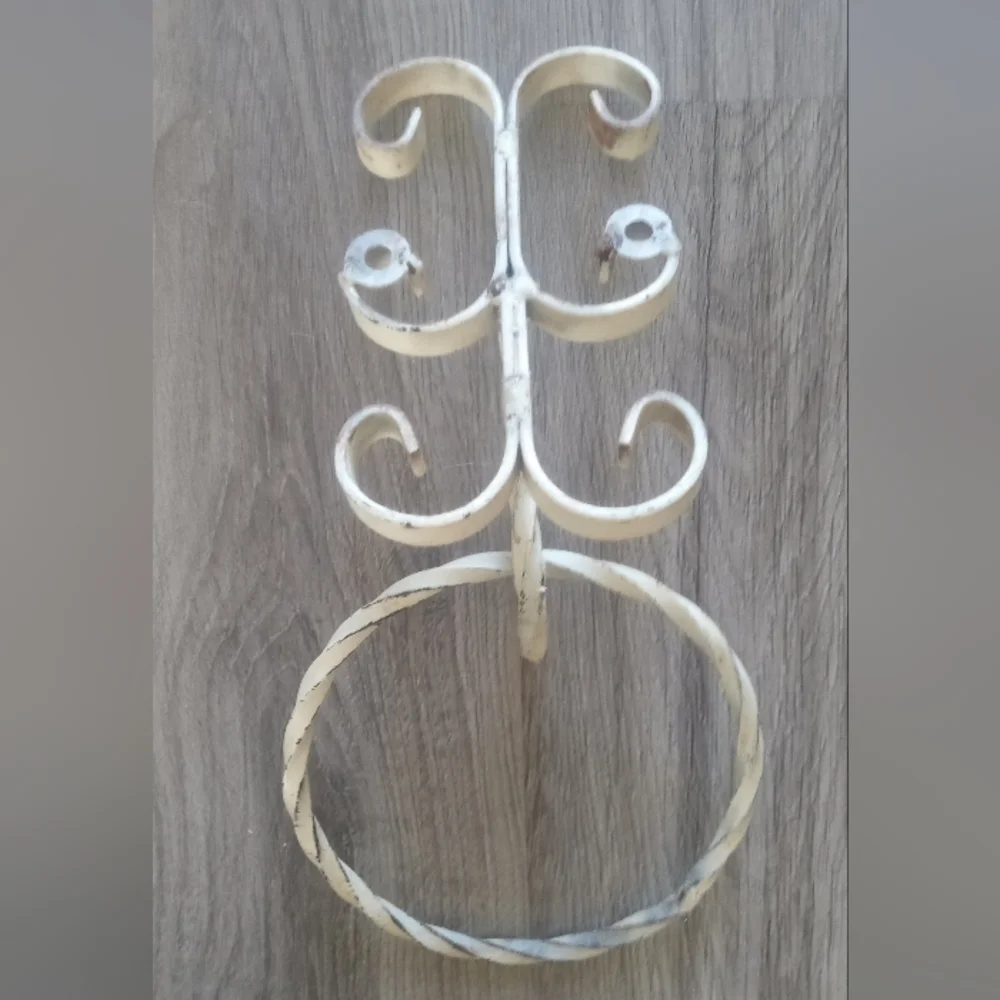 Vintage-Style White Distressed Metal Wall Hook Ring